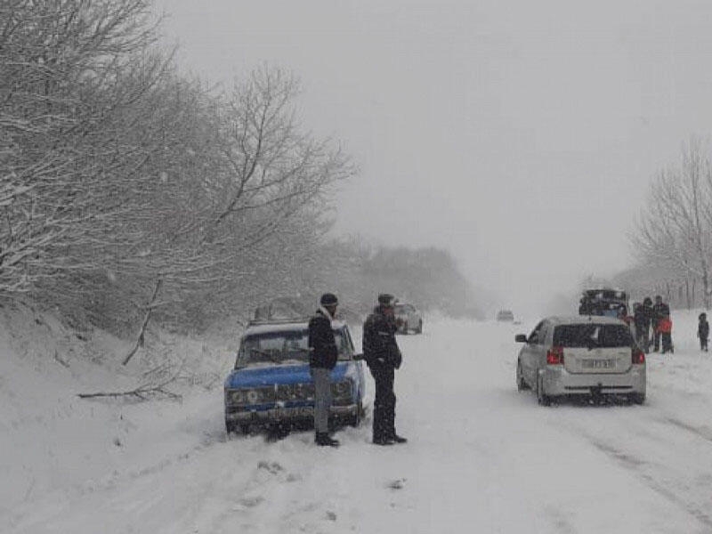 Azərbaycanın bəzi rayonlarında yollar buz bağlayacaq