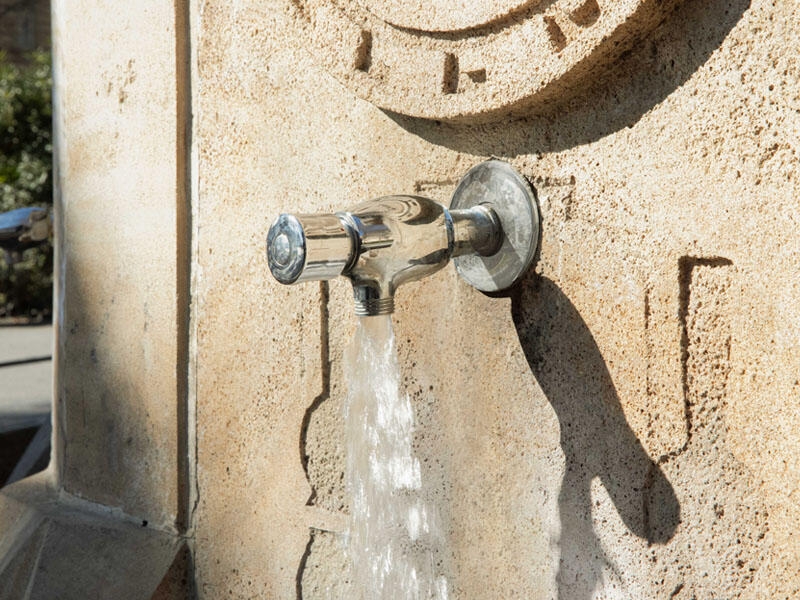 Bakının məşhur bulağında su kranları yenilənib - FOTO