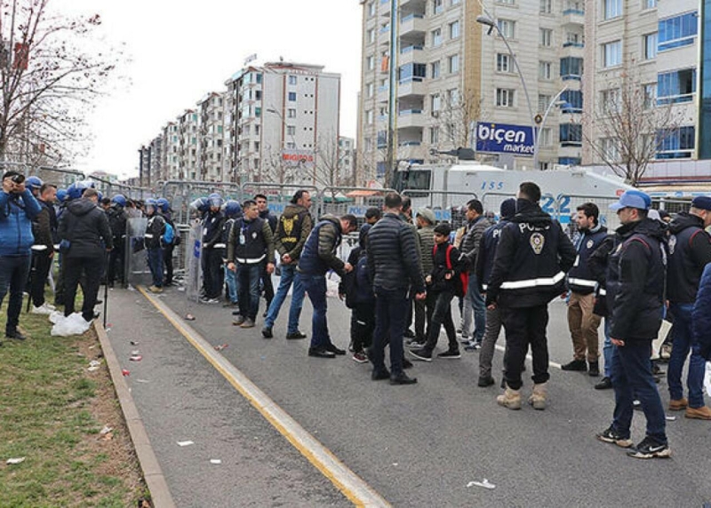 Novruz tədbirində təxribat - 5 polis yaralandı