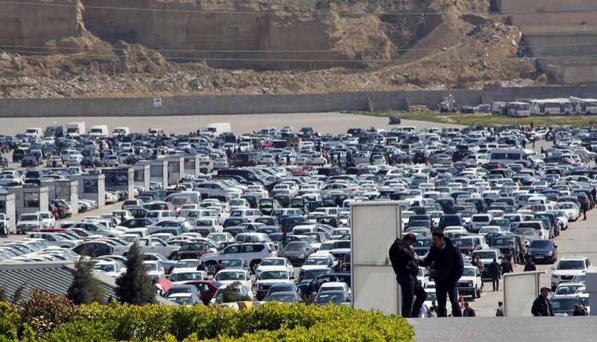 Maşın bazarında ajiotaj - yeni qayda bazarı çalxalayır