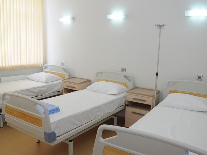 Bakıda iki klinikada nöqsanlar aşkarlanıb