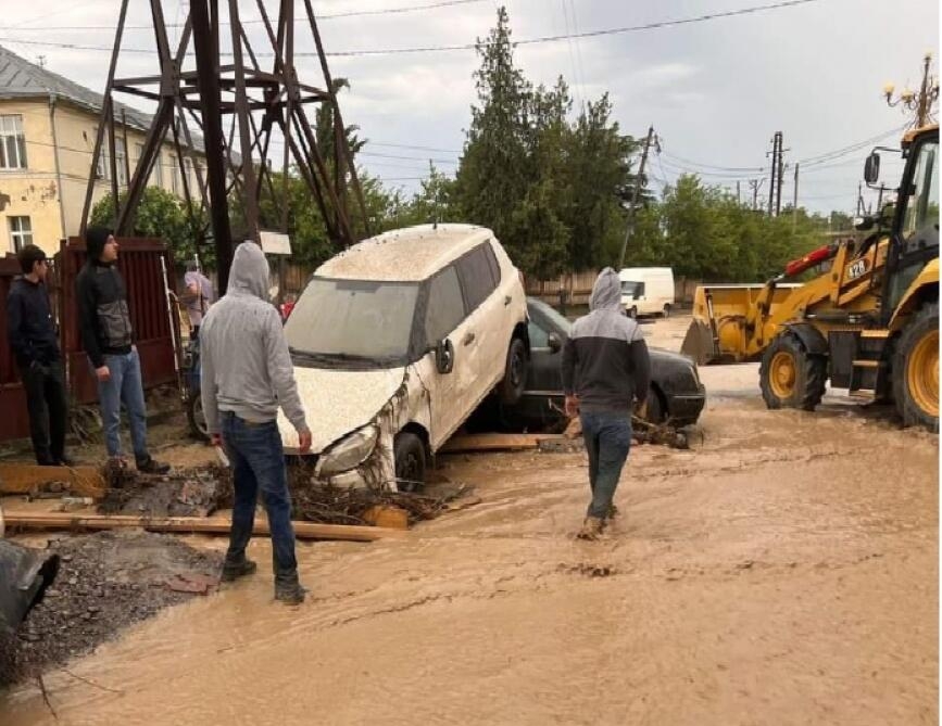 Gürcüstanın bu bölgəsində fövqəladə vəziyyət yarandı - FOTO