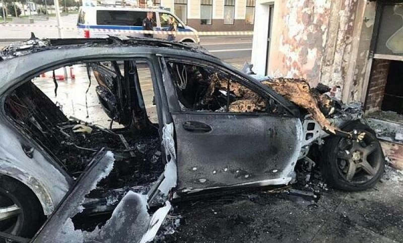 Krımda separatçı liderin avtomobili partladı - VİDEO