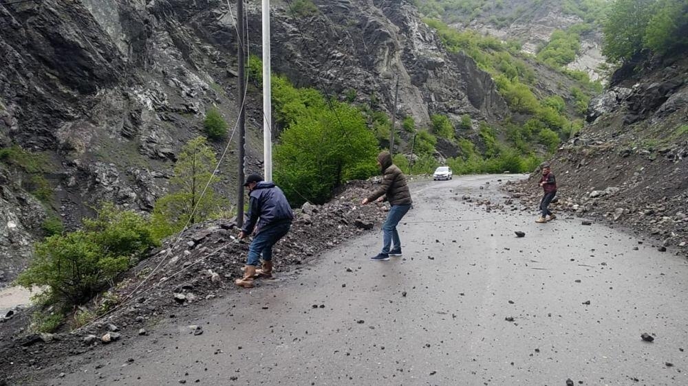 İsmayıllı-Lahıc yolunda hərəkət qismən bərpa olunub