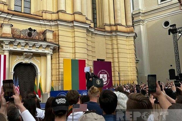 Baydenin Vilnüs Universitetinin tələbələri ilə görüşündən maraqlı anlar - VİDEO - FOTO