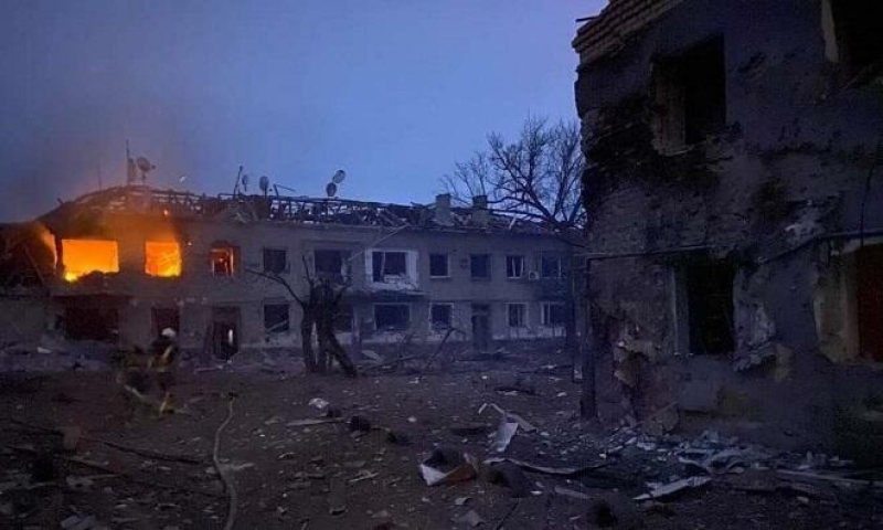 Ukrayna ordusu Luqanskı kasetli mərmilərlə vurdu - VİDEO
