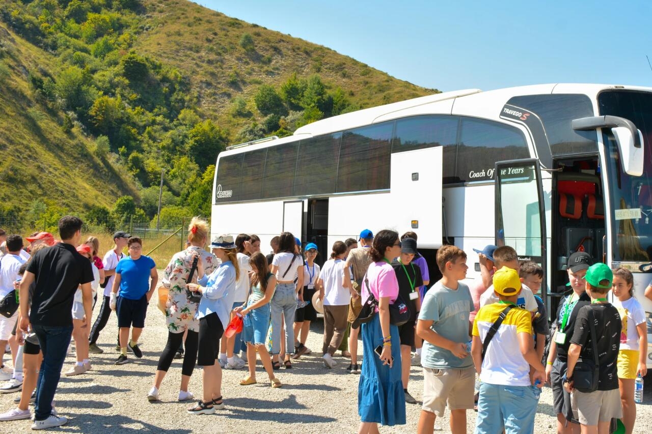 Ukraynalı uşaqların Şamaxıya da ekskursiyası təşkil edilib