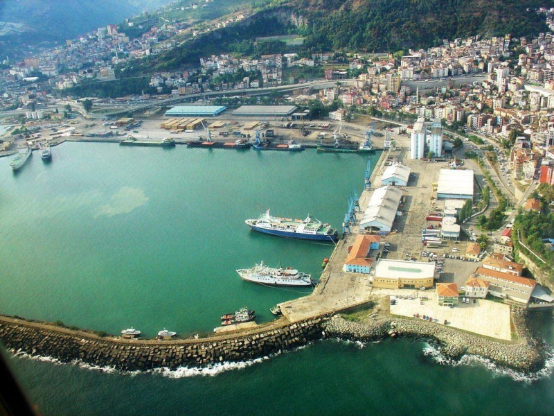 Türkiyənin Trabzon limanının qəbul etdiyi yüklərin həcmi açıqlanıb