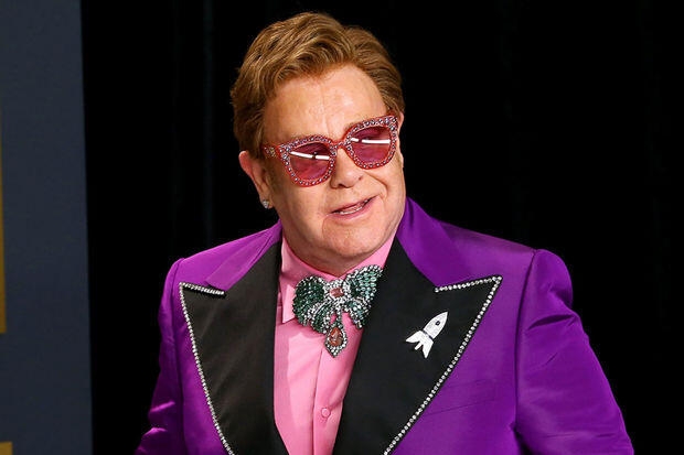 Elton Con xəstəxanaya yerləşdirilib