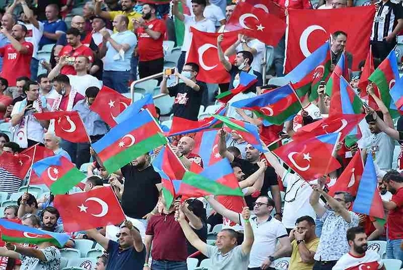 Türkiyə Futbol Federasiyasından Azərbaycan bayrağına QADAĞA