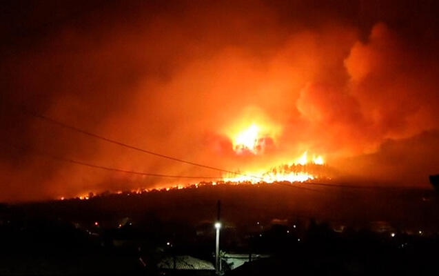 Bakıda yataqxana yanır: İnsanlar təxliyə edilirlər - VİDEO - FOTO