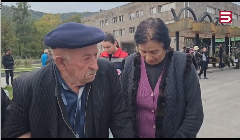 Ağdərədən çıxan ermənilərin DAHA BİR GÖRÜNTÜSÜ - Gözlərində qəm, sifətlərində həyasızlıq - VİDEO