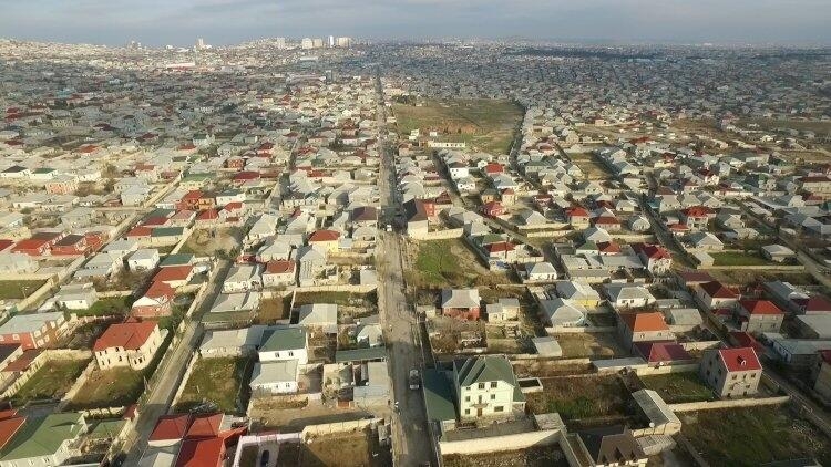 Bakıda bu evlərin qiyməti ucuzlaşır: Orada kimsə yaşamaq istəməyəcək