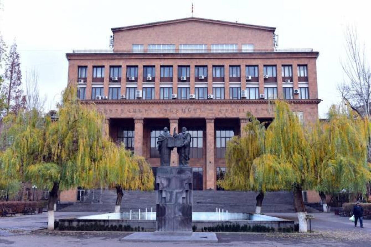 İrəvanda universitetdə partlayış - Ölən və yaralananlar var