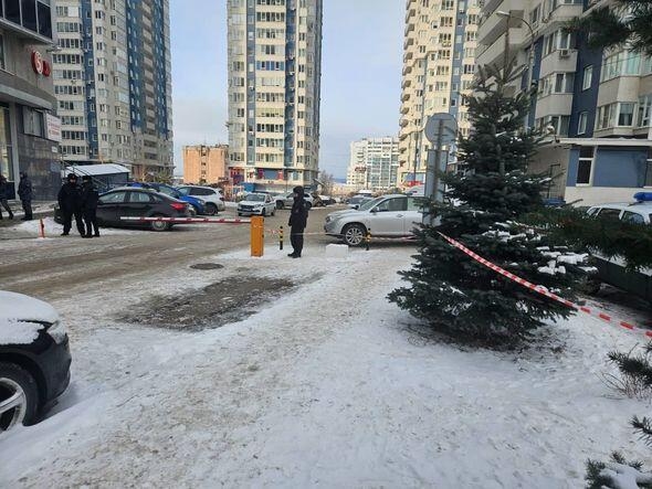 Dəhşət: Gələcək qayınanasını bıçaqladı, nişanlısını pəncərədən atdı, özünü öldürdü - FOTOlar