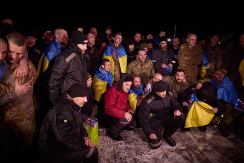 Ukrayna 230 nəfəri əsirlikdən azad etdi - FOTO
