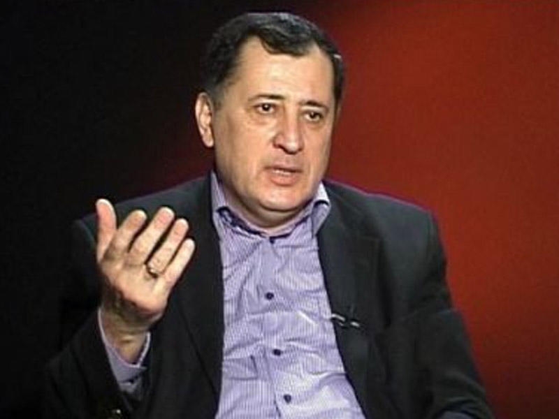 Baba Vəziroğlu: ''Qadın sevəndə ağılını itirir'' - VİDEO