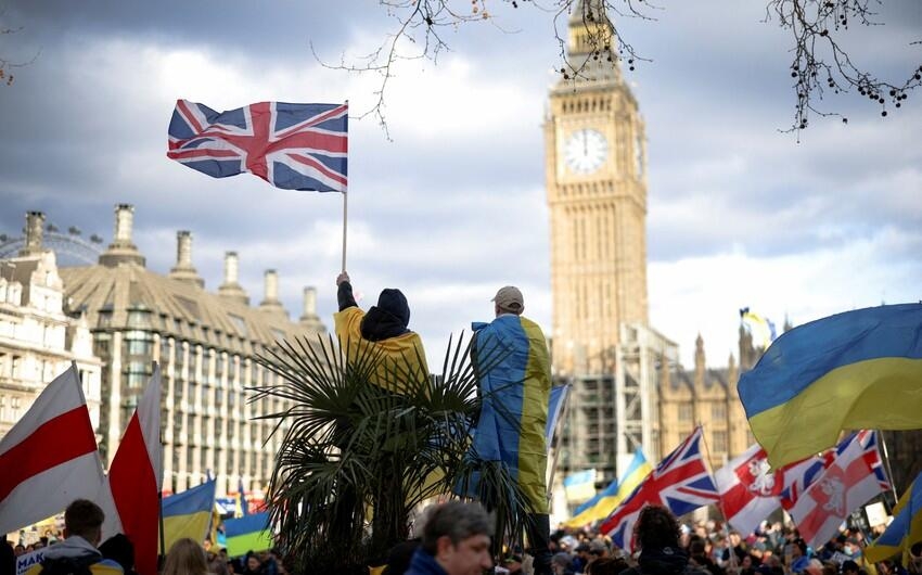 Britaniya Ukraynaya yardım üçün yarım milyard funt sterlinq ayırır