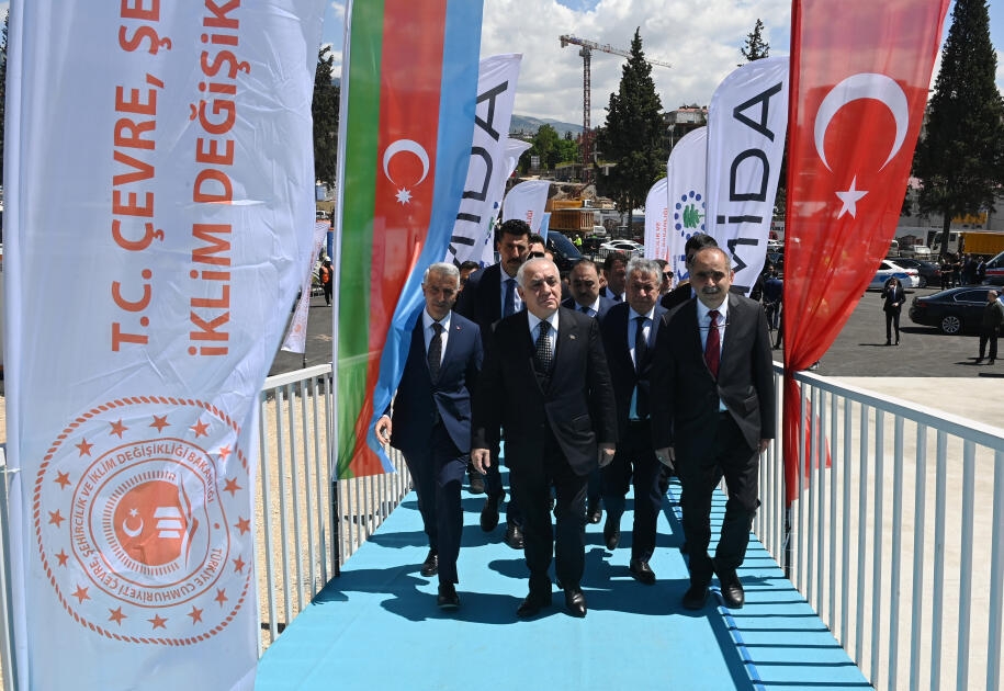 Əli Əsədov Kahramanmaraşda “Azərbaycan məhəlləsi”ndə aparılan tikinti işlərinin gedişi ilə tanış olub - FOTO