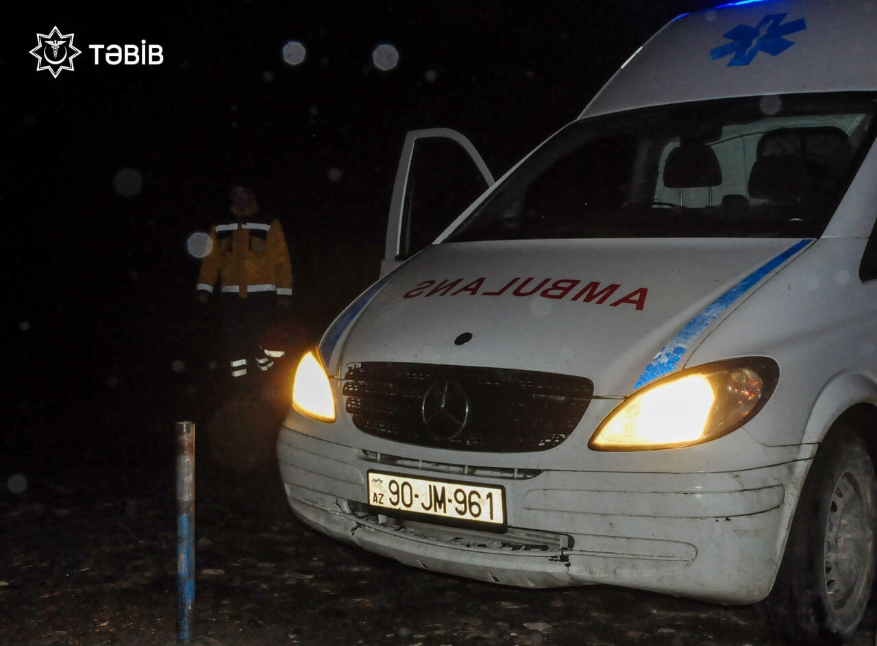 Gecə saatlarında ambulansda dünyaya gəldi - FOTOlar