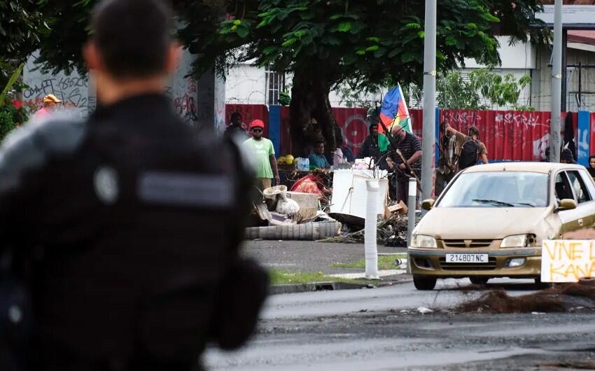 ''The Guardian'': Yeni Kaledoniyada iğtişaşlar Makronun siyasi səhvlərinin nəticəsidir