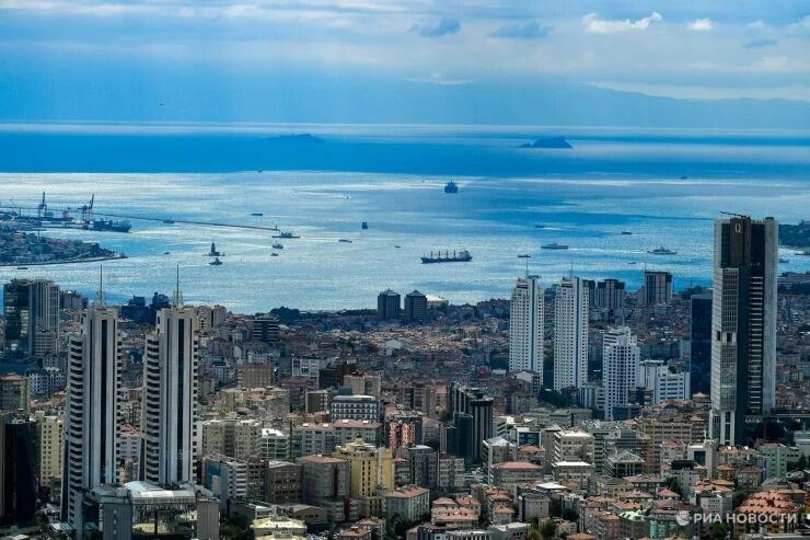 İstanbulda yaşayış binasının ÇÖKMƏ ANI - VİDEO - FOTO