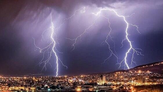 Azərbaycanda güclü ildırım çaxdı, şəhərdə fəsad yarandı