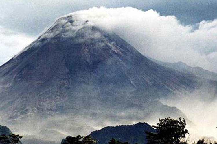 Etna aktivləşdi, onlarla uçuş ləğv edildi