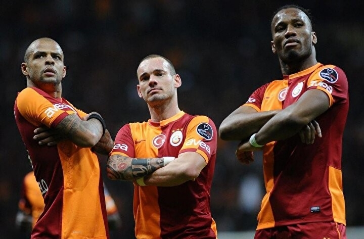 ''Qalatasaray''ın əfsanəsi futbola qayıdır