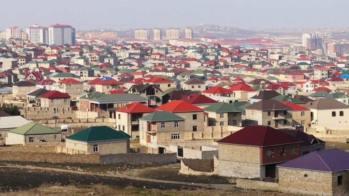 Azərbaycanın əmlak bazarında yeni mərhələ: Sənədsiz evlərin qiyməti niyə düşür?