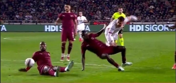 ''Qalatasaray''ın oyununda mübahisəli penalti epizodu - VİDEO