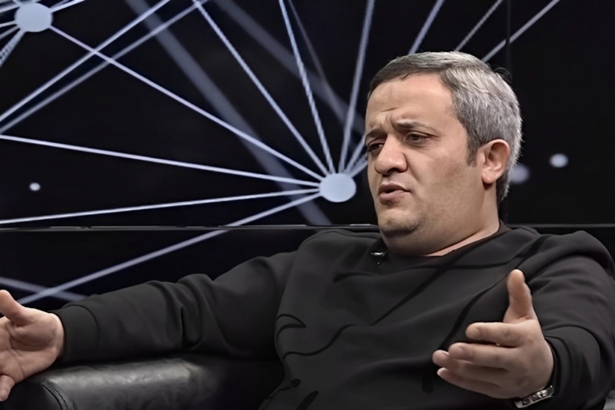 ''1 qəpiklik olmayan mahnılarımla bilirsən, nə qədər pul işləmisən?''