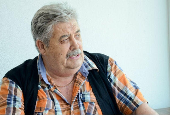 ''Atamı da elə küsdürdülər''