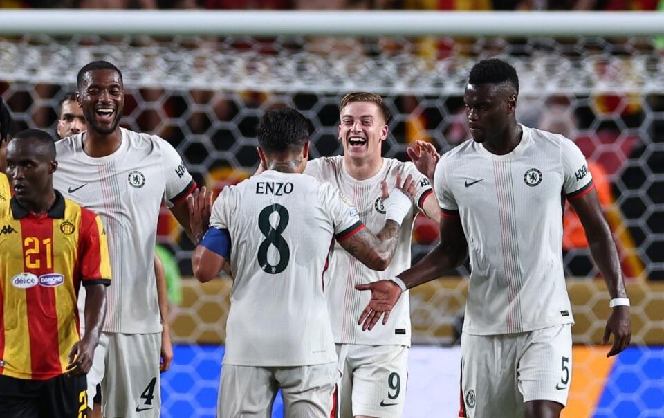 ''Çelsi'' növbəti mərhələyə darmadağınla yüksəldi