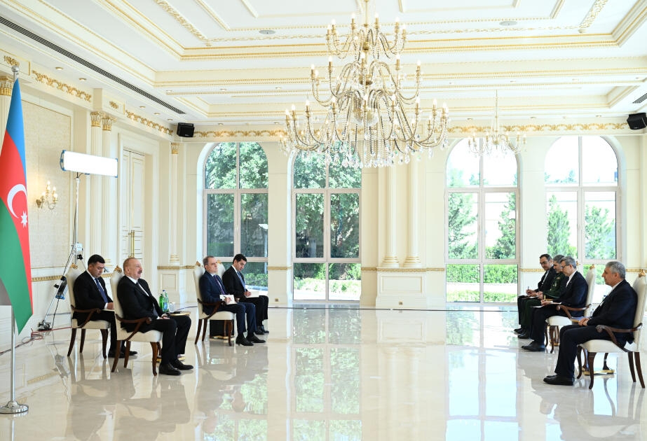 İlham Əliyev İranın Azərbaycanda yeni təyin olunmuş səfirinin etimadnaməsini qəbul edib - FOTO