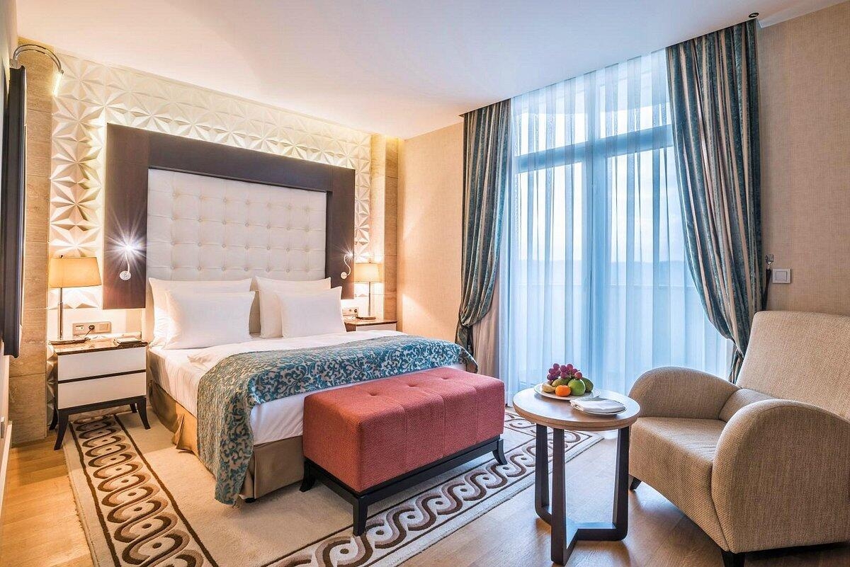 ''Zara''nın qurucusu Parisdə 5 ulduzlu hotel aldı - FOTO