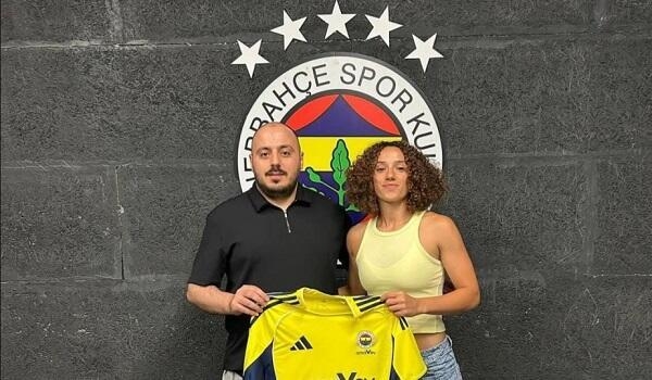 Azərbaycan millisinin futbolçusu ''Fənərbağça''da - FOTO