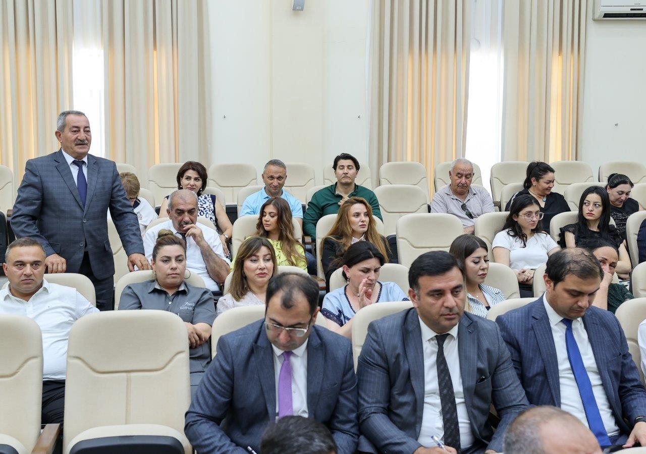 Pirallahı rayonunda sahibkarlarla görüş keçirilib - FOTO