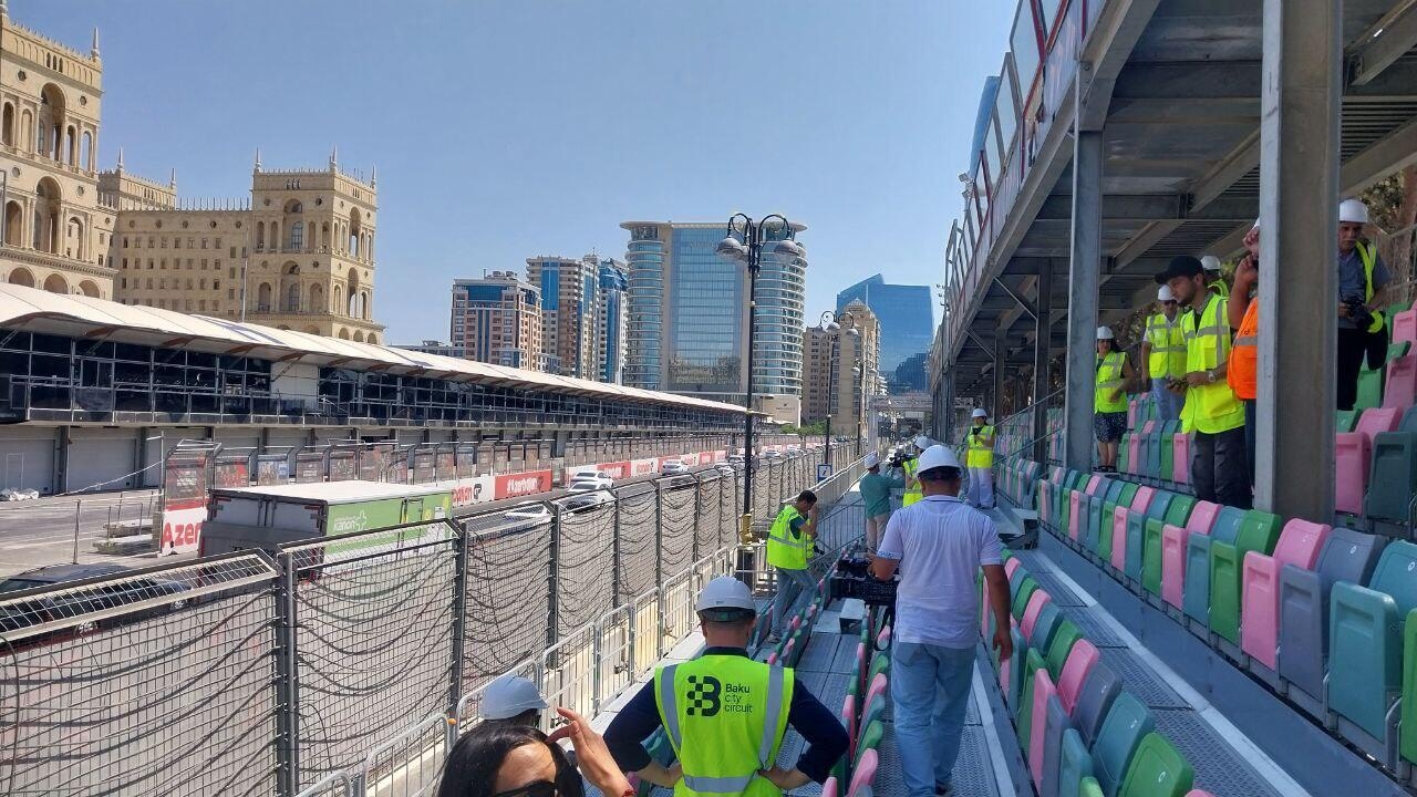 Jurnalistlər ''Formula 1'' üzrə Azərbaycan Qran-prisinə hazırlıq işlərinin gedişatı ilə tanış oldular - FOTOlar