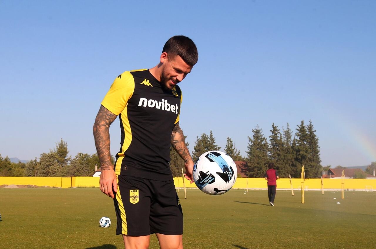 ''Araz-Naxçıvan''ın rəqibi ''Aris''in futbolçusu xəstəxanalıq oldu - vəziyyəti ağırdır