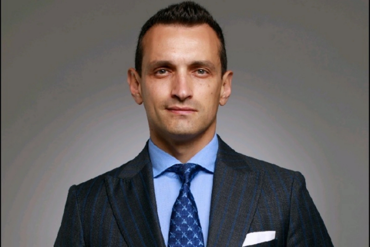Çıxışları ilə gündəm olan Fərhad Pərvizi işdən çıxarılıb?