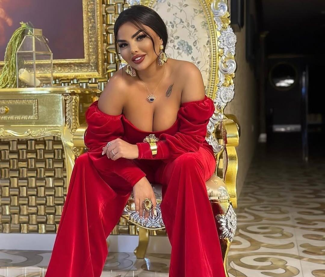 ''Dostlarım var ki, görüntülü yığır, kartıma pul atırlar”