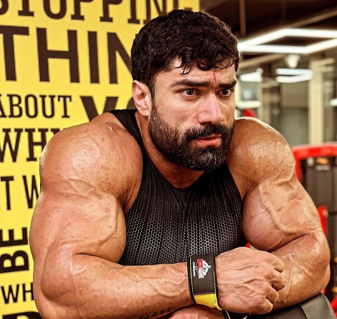 ''Babəkin yerinə başqası olsaydı, qarşımda 2 dəqiqə tab gətirməzdi''