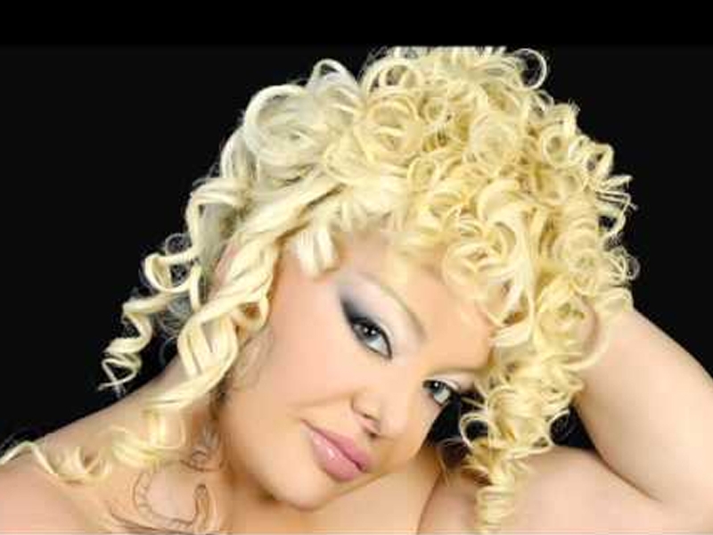 ''Yuxuda İlhamə tacını başıma qoyub dedi ki...''