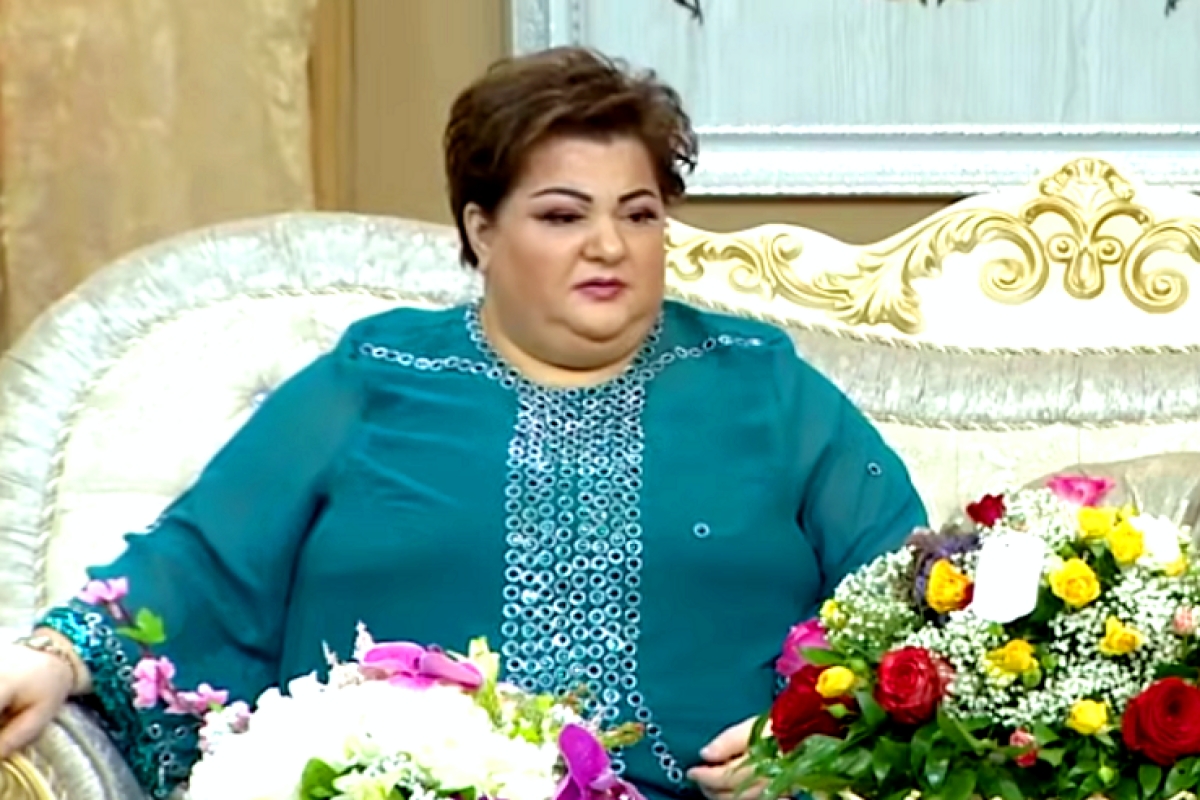 Xalq artistini ''pul yağışı''na tutdular - VİDEO