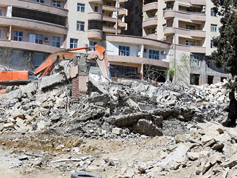 Bakıda kütləvi söküntü işləri dayandırıldı - Səbəb