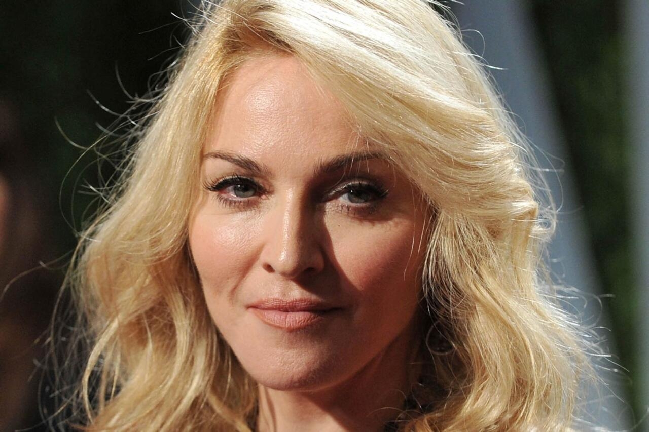 67 yaşlı dünya ulduzunun açıq-saçıq FOTOları müzakirə yaratdı