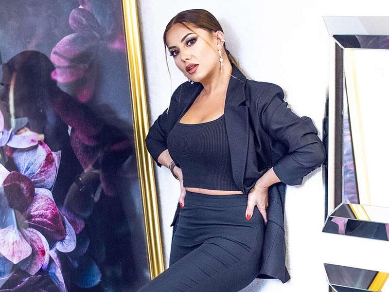 Ayan efirdə AĞLADI: ''Özgə qismətisən, sevməməli idim'' - VİDEO