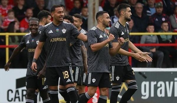 UEFA-nın rəsmi saytı ''Napoli'' - ''Qarabağ'' oyunundan yazdı