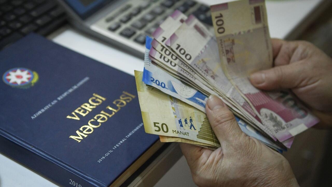 Gələn il kimlərin vergisi azalacaq? - Komitə sədri AÇIQLADI